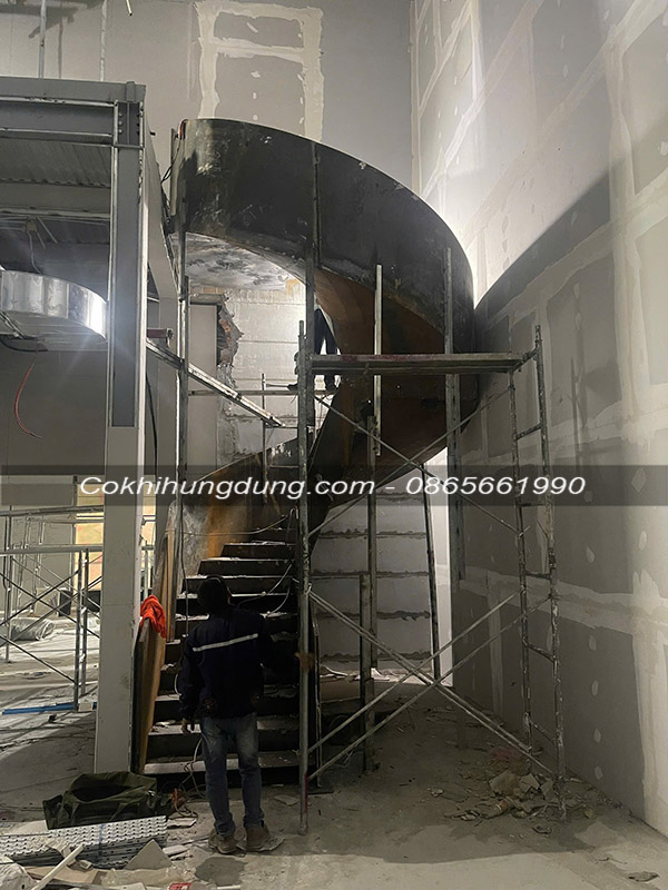 mẫu cầu thang xoắn ốc đẹp ms12