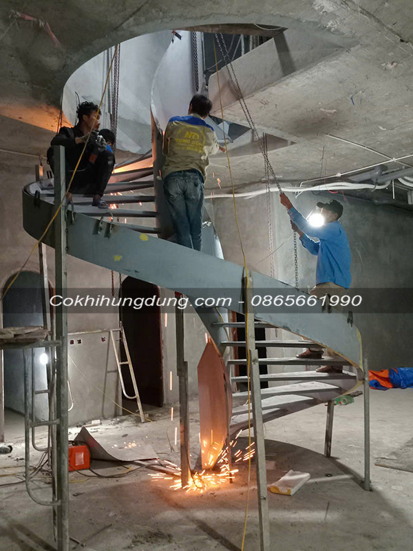 mẫu cầu thang xoắn ốc MS21