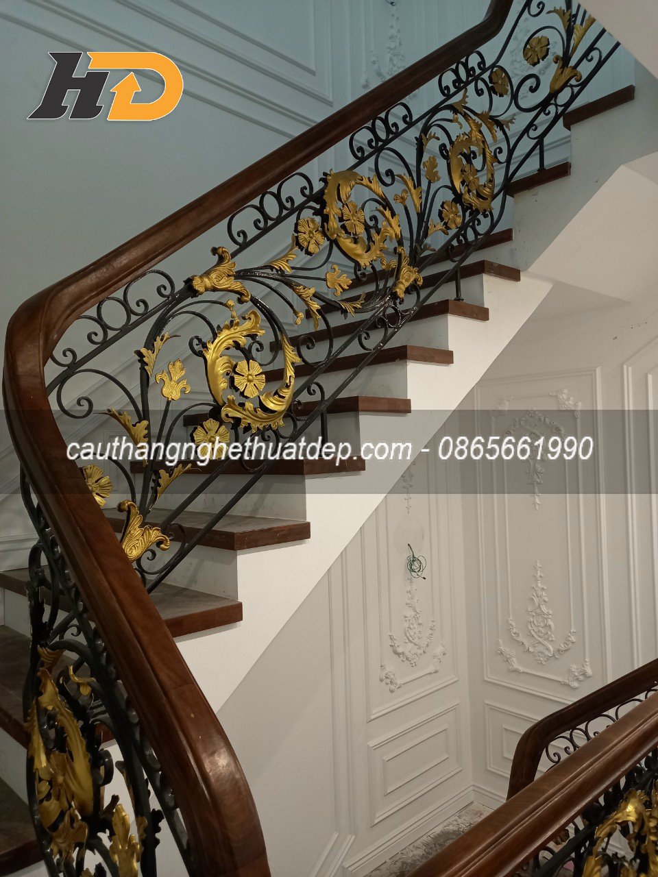 Cầu thang sắt nghệ thuật cao cấp mang nét đẹp sắc nét, tinh sảo