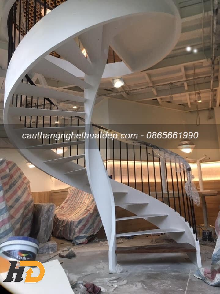 Thiết kế lan can cầu thang bằng song sắt tròn