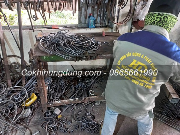 Cauthangnghethuatdep chuyên gia công sản xuất cầu thang sắt đẹp uy tín giá tại xưởng