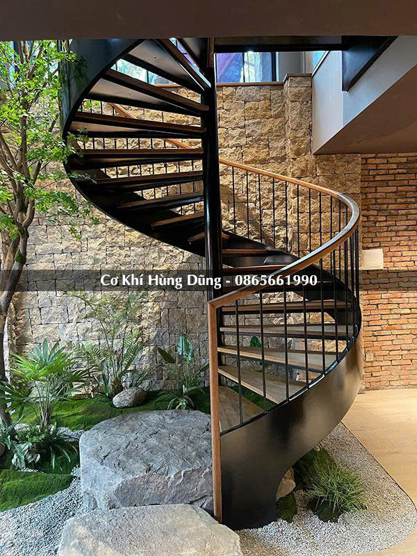 mẫu cầu thang xoắn ốc đẹp 2031